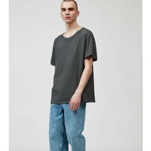 BDG Urban Outfitters Universal Reg Fit Tee in Grey